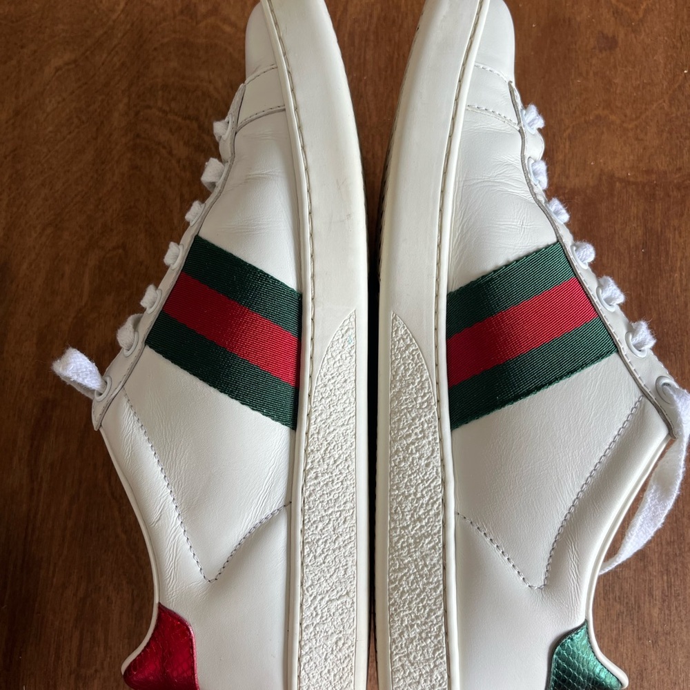 Gucci White Sneakers with Green and Red Stripes - Picture 2 of 12